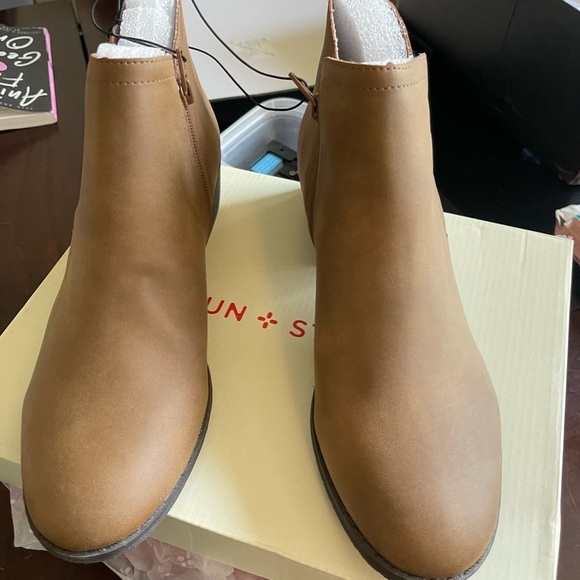 Tan ankle boots - Picture 3 of 3